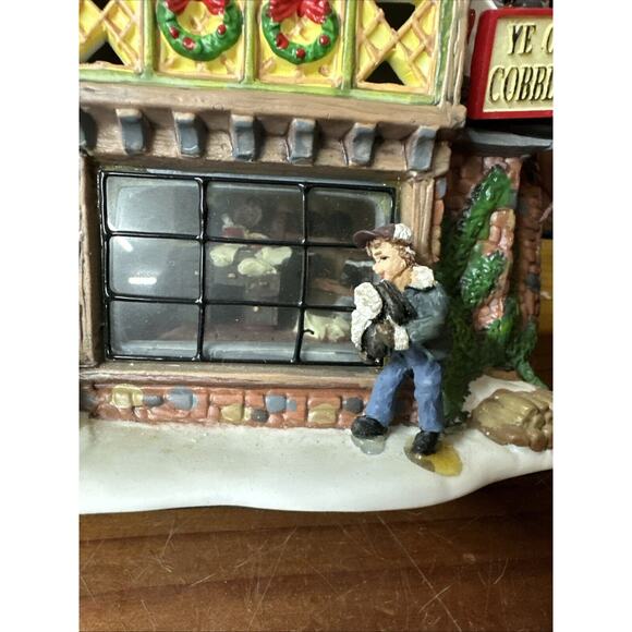 Enchanted Forest Christmas Village Glass Window House Ye Old Cobbler In Box - Picture 2 of 8